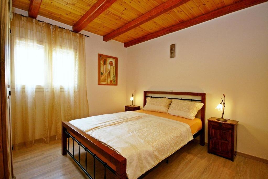 Villa Spiti Ute Makrades Bagian luar foto