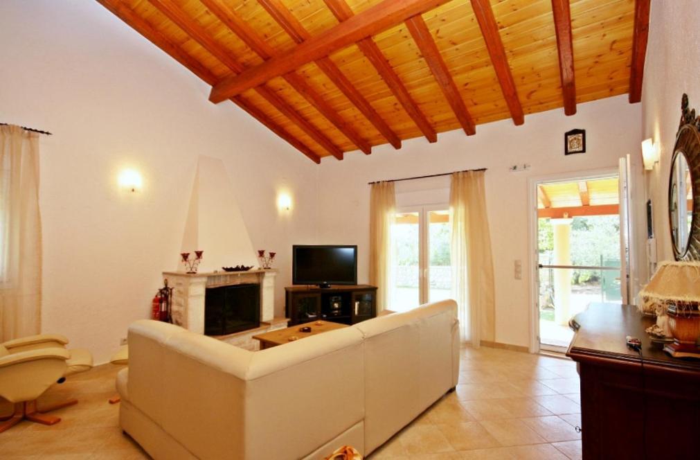 Villa Spiti Ute Makrades Bagian luar foto