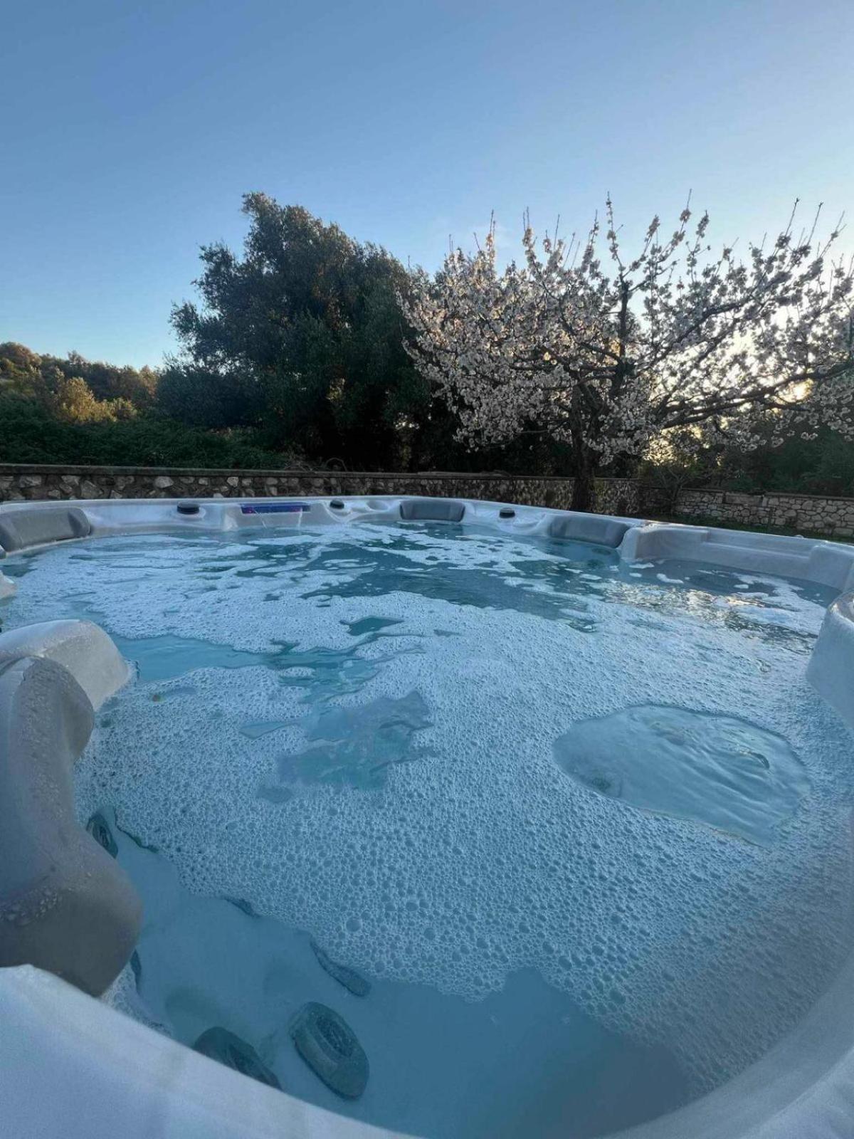 Villa Spiti Ute Makrades Bagian luar foto